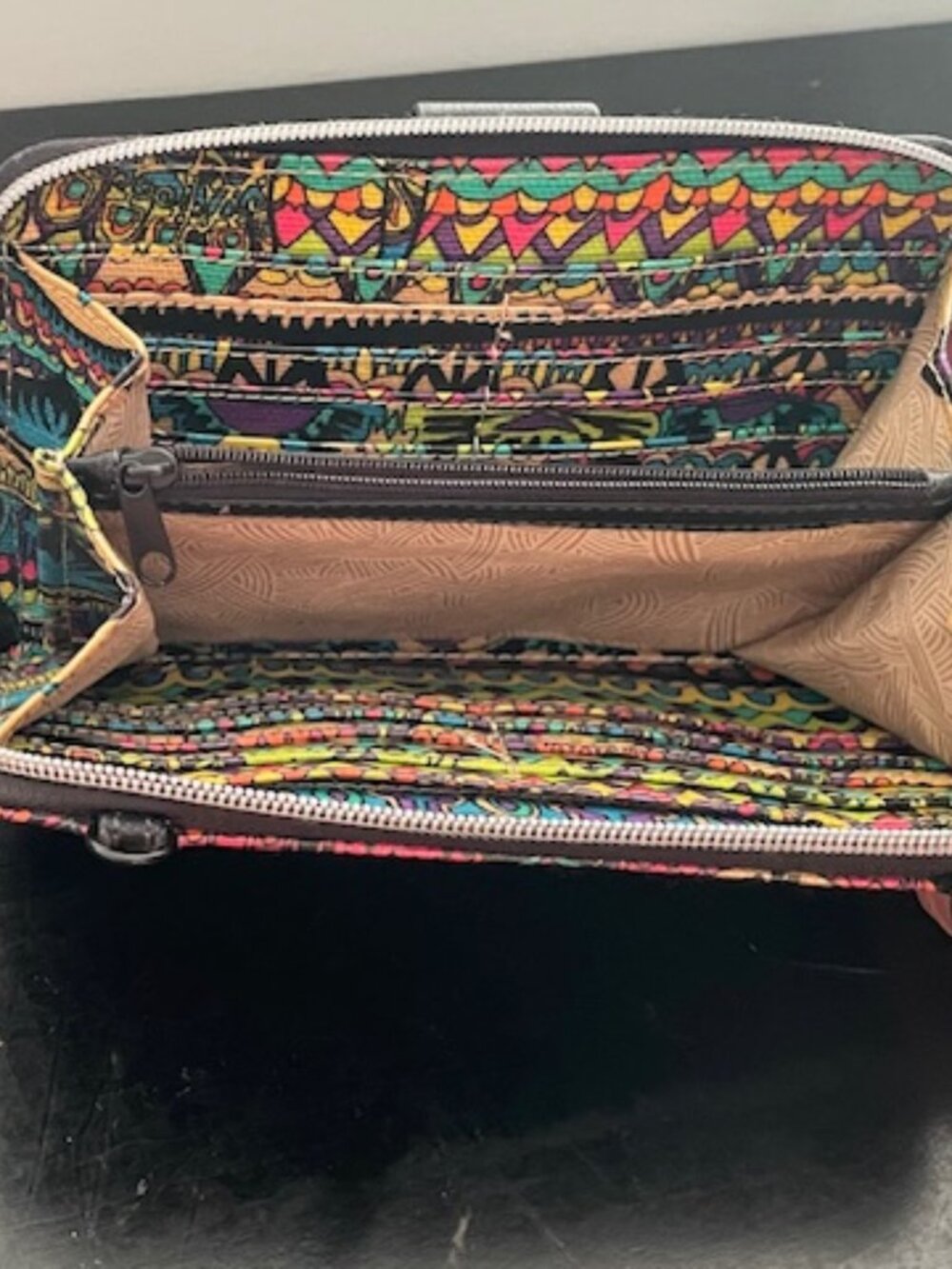 Multicolor clutch